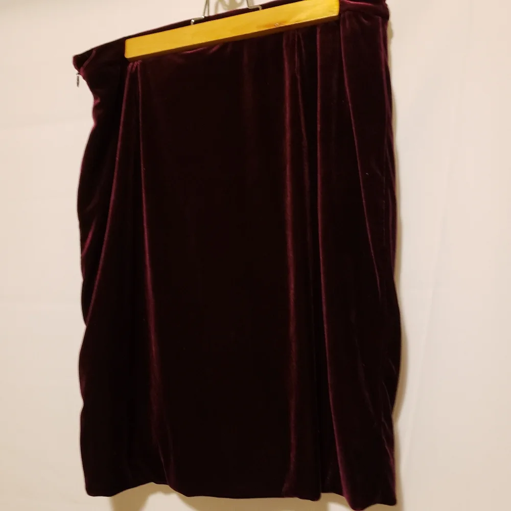 Forever 21 Comtempary Faux Velvet Purple Mini Skit
